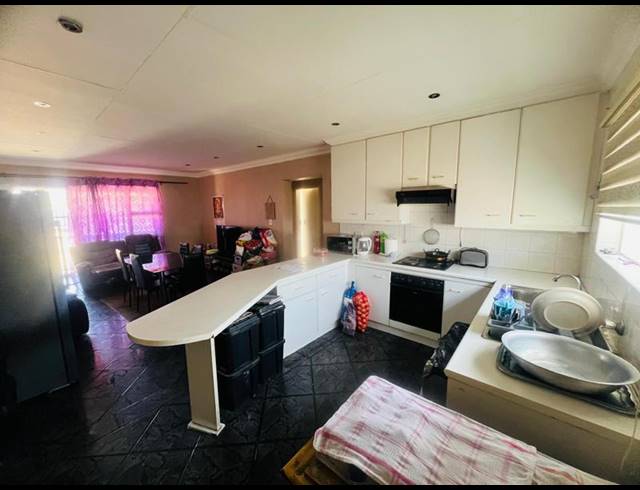 2 BEDROOM APARTMENT FOR SALE IN ALBERTON NORTH